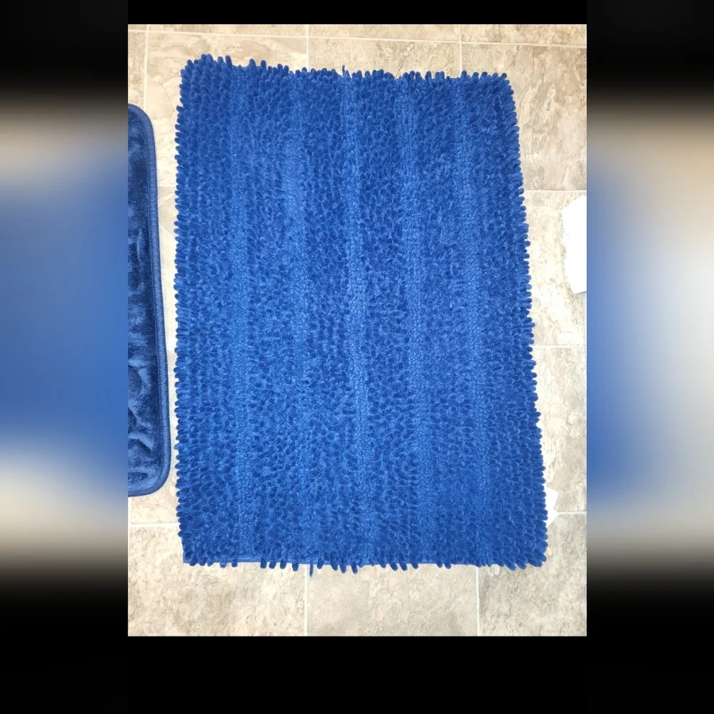 Luxurious Navy Blue Bath Mat Set